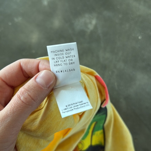 Daydreamer Pink Floyd Animals Yellow Shirt - Picture 8 of 8